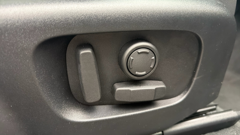 Land Rover Range Rover Velar 3.0 D300 MHEV Dynamic SE 5dr Auto Diesel Estate